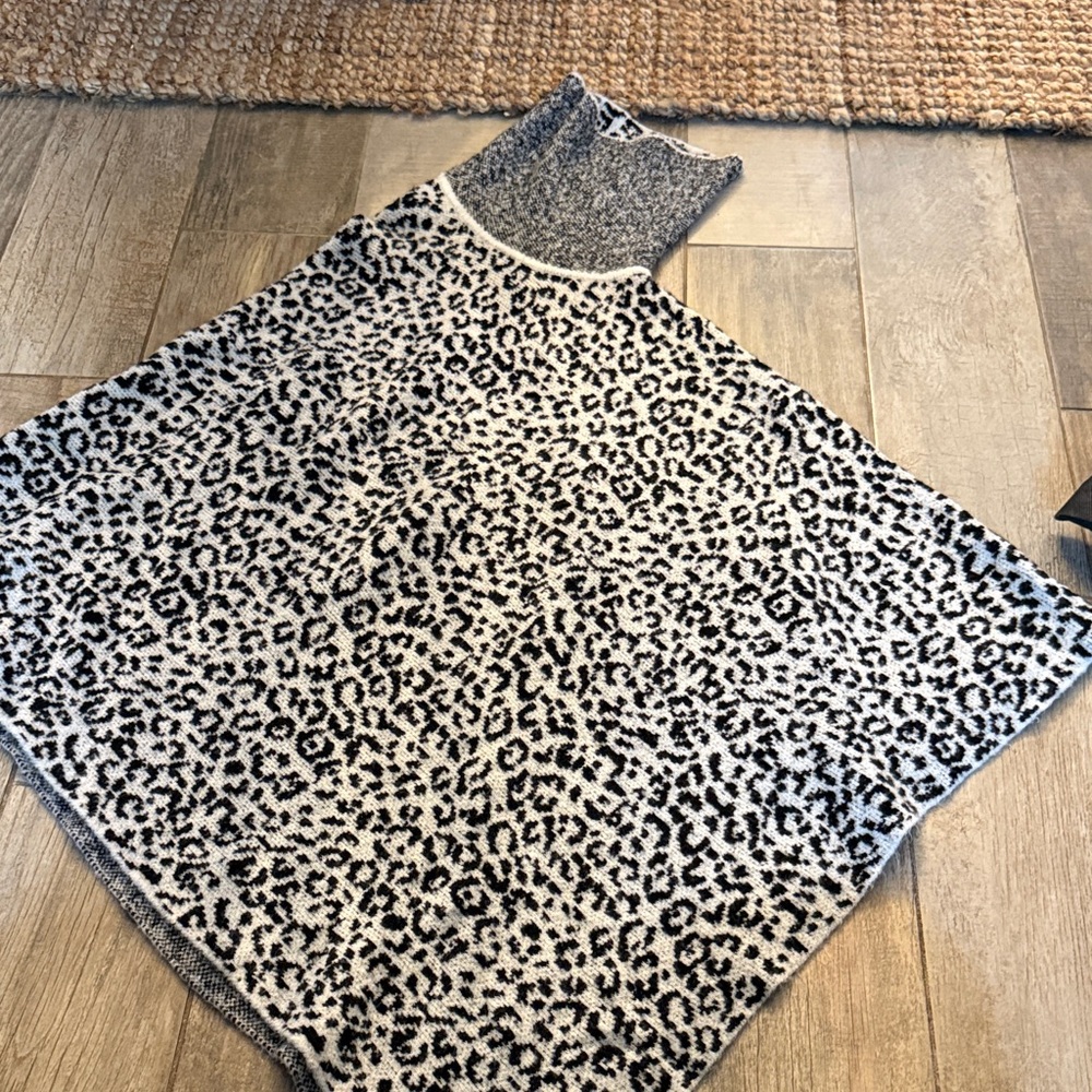 Ann Taylor Black and Gray Animal Print turtleneck cape